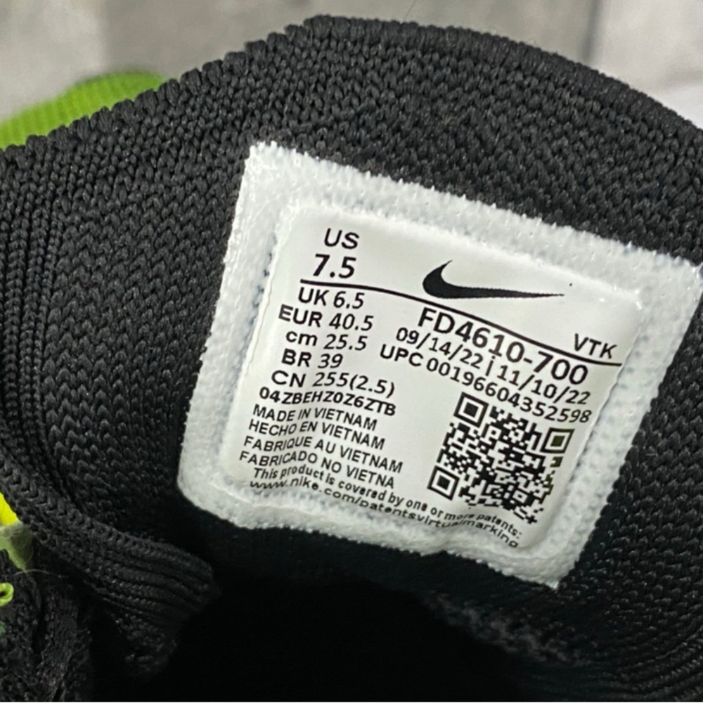 🚫SOLD🚫Nike Air Max Flyknit Racer Volt Size 7.5 - Picture 6 of 6